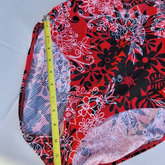 Catalina Hawaiian Print PLUS halter Swimsuit.3X - Picture 6 of 13